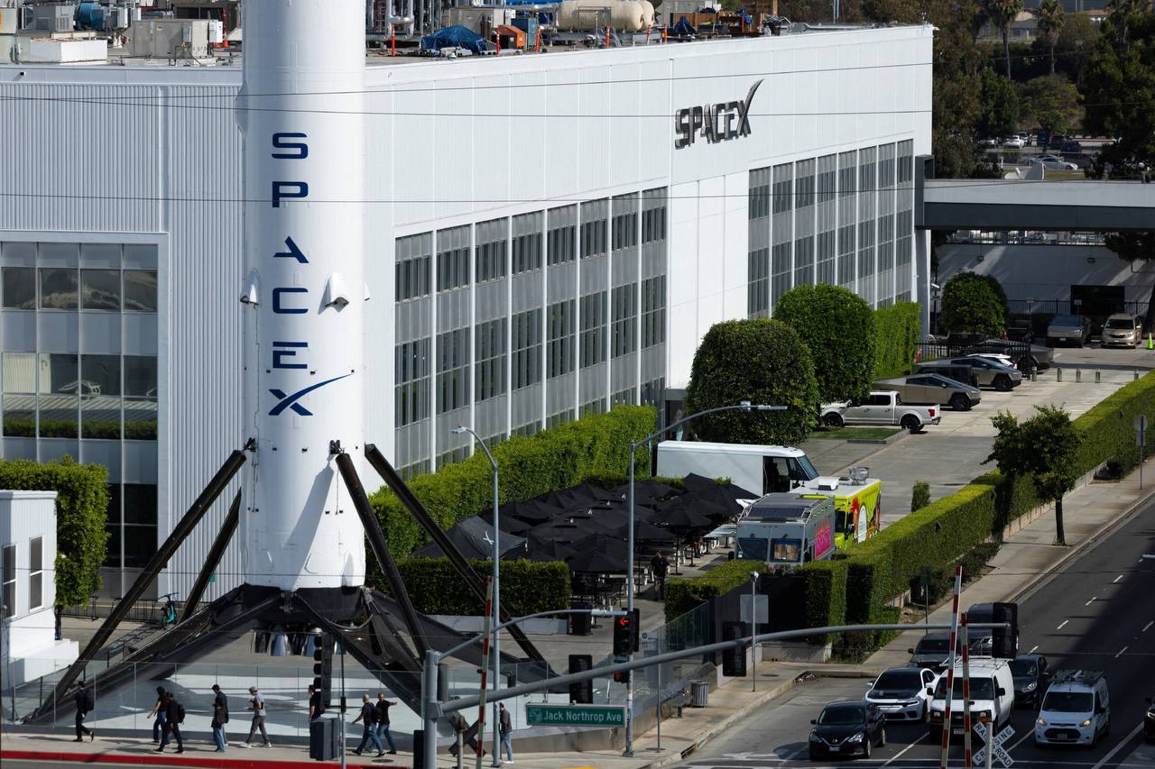 SpaceX 总部园区