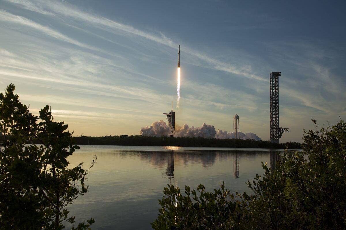 SpaceX 750 亿美元 IPO 排除中国内地和香港投资者 封面